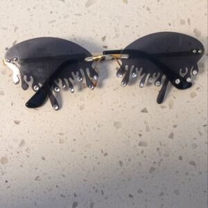 SHEIN Black Driped Diamond Sunglasses